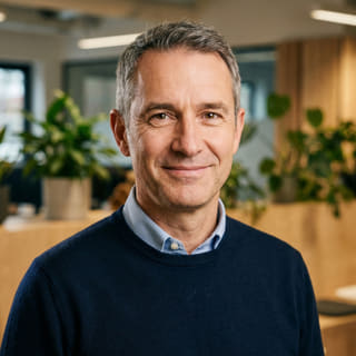 Generální ředitel společnosti Ohnisko Tradevo, James Mitchell